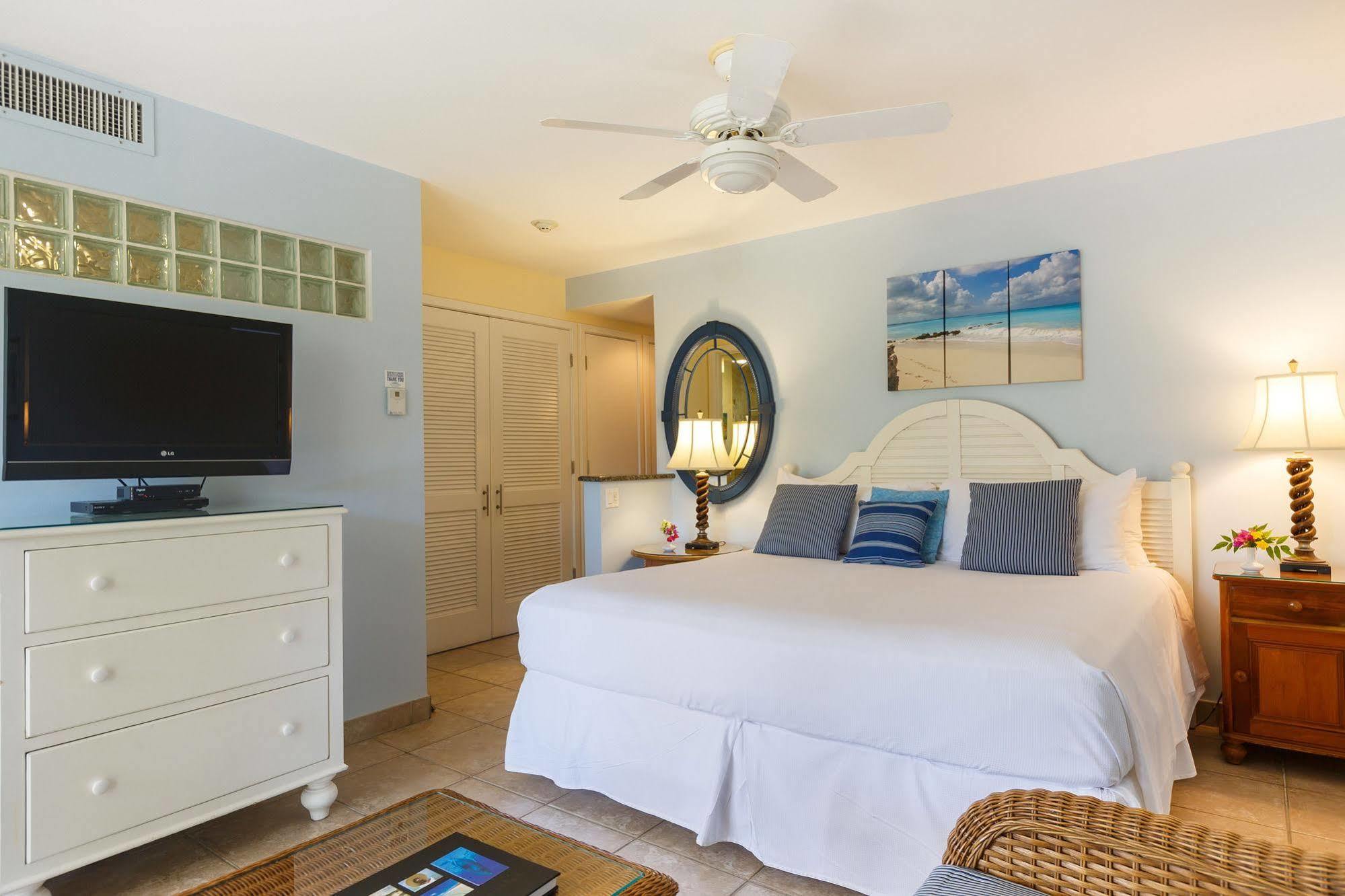 Ocean Club West Resort Grace Bay Buitenkant foto